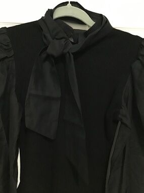 NWT Chic Wish Black Knit Top with Detachable Scarf